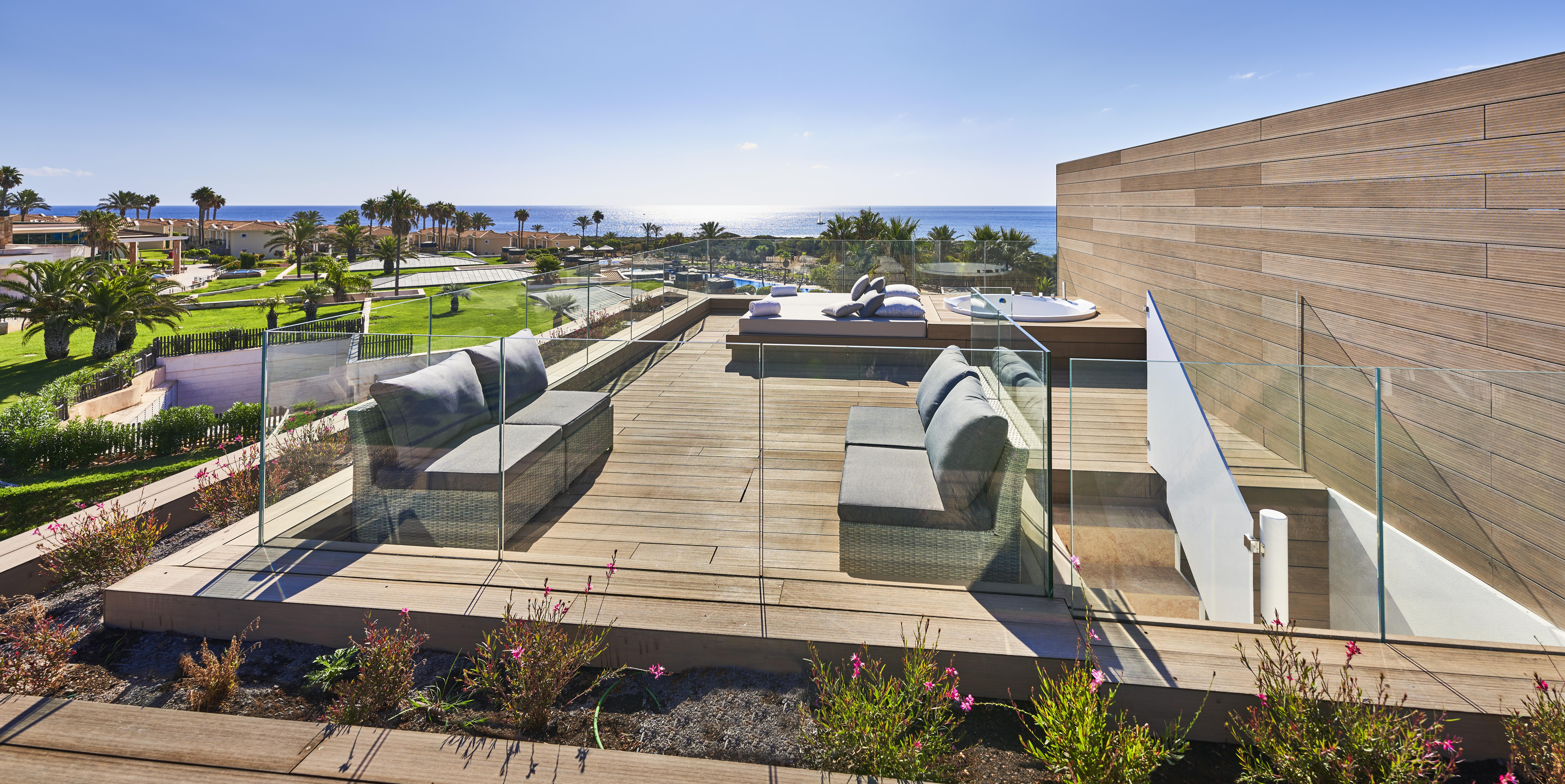 Insotel Punta Prima Prestige Suites & Spa Exterior photo
