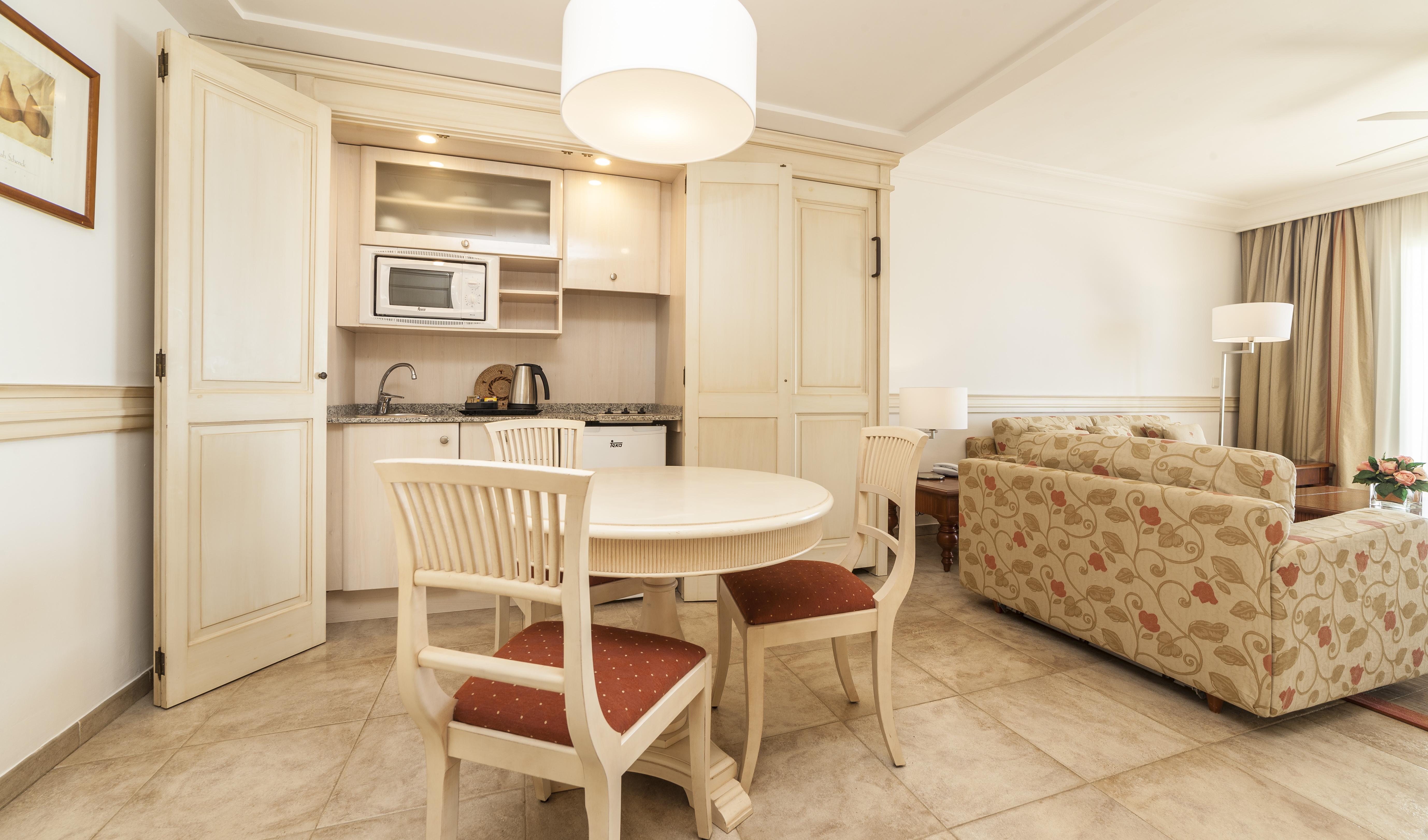 Insotel Punta Prima Prestige Suites & Spa Exterior photo
