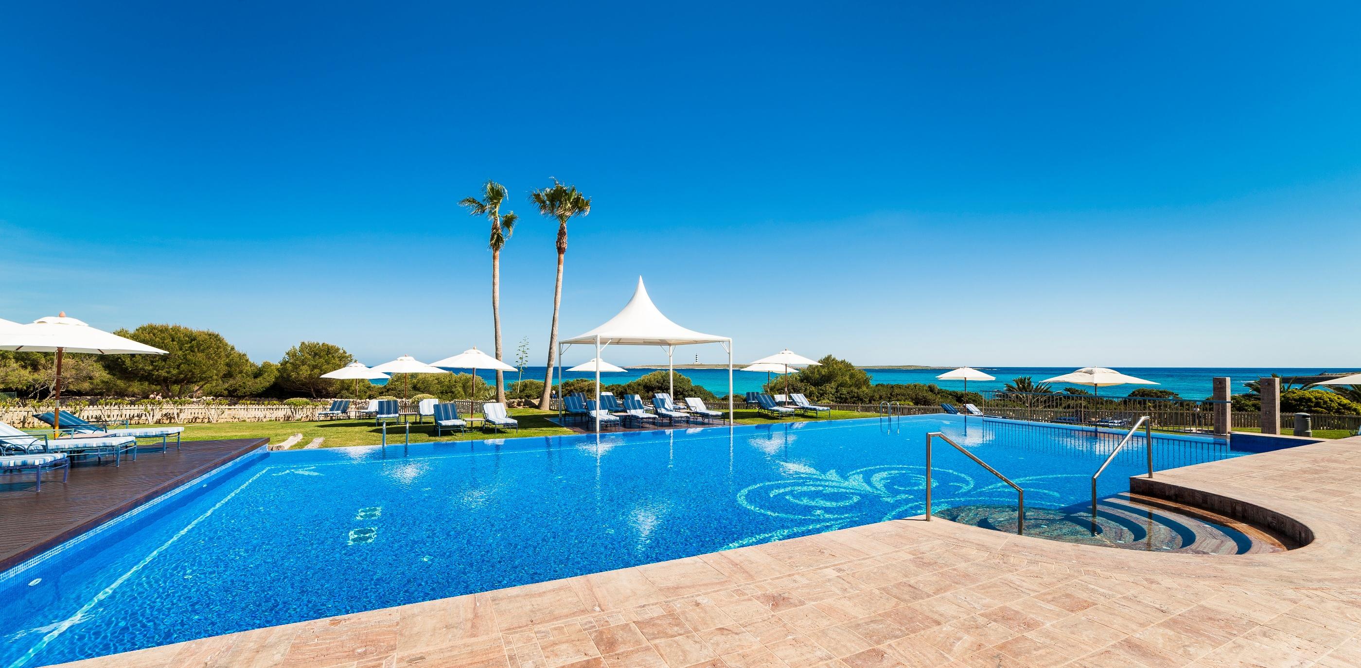 Insotel Punta Prima Prestige Suites & Spa Exterior photo